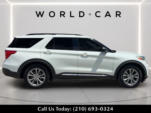 Used 2020 Ford Explorer XLT w/ Equipment Group 202A RWD image 2