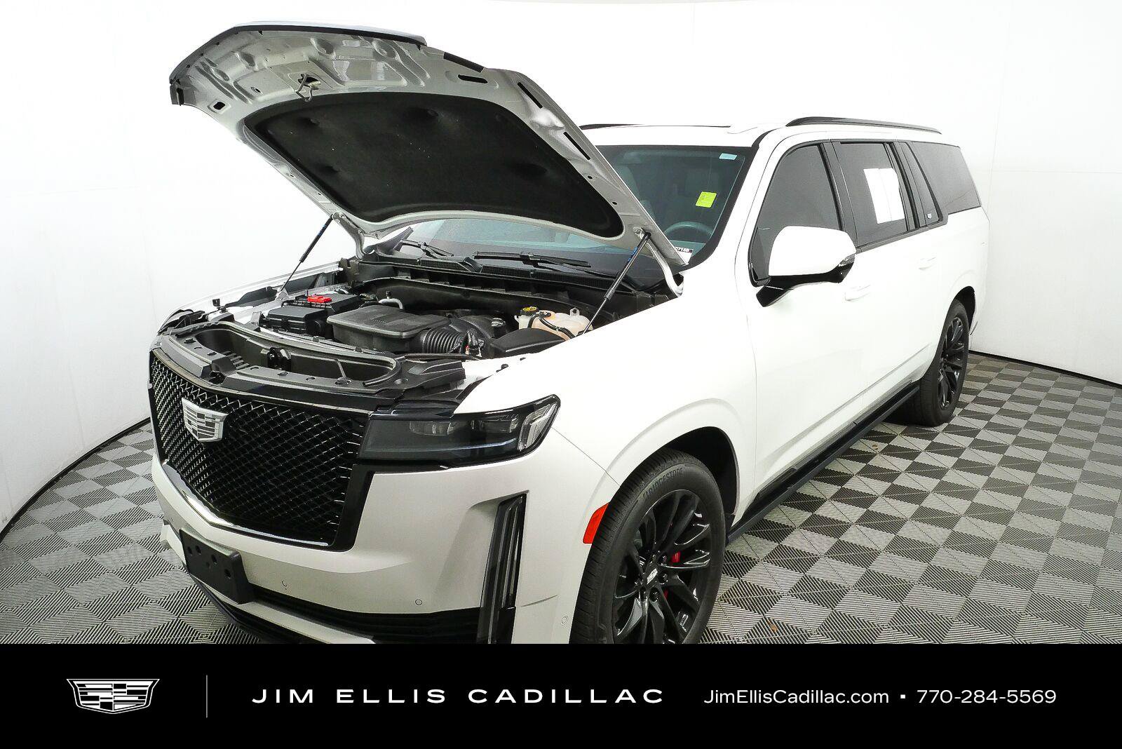 Used 2023 Cadillac Escalade ESV Sport Platinum w/ LPO, ONYX Package AWD/4WD image 31