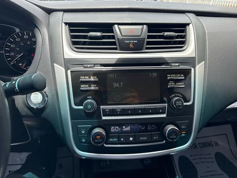 Used 2017 Nissan Altima 2.5 SV FWD image 32