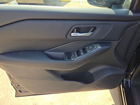 New 2026 Nissan Rogue SV FWD image 11
