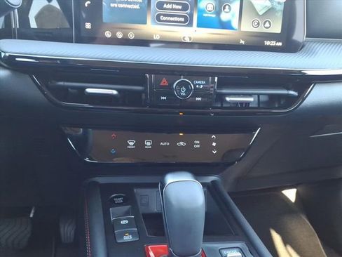 New 2026 Nissan Kicks SR FWD image 13