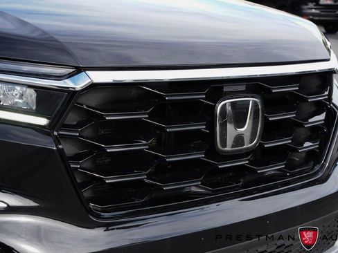 Used 2024 Honda Pilot Touring image 17