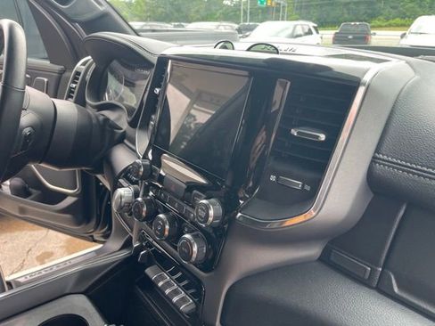 Used 2022 RAM 1500 Laramie AWD/4WD image 37