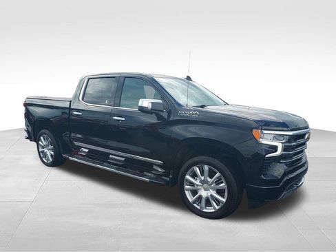 Used 2024 Chevrolet Silverado 1500 High Country w/ High Country Premium Package AWD/4WD image 7