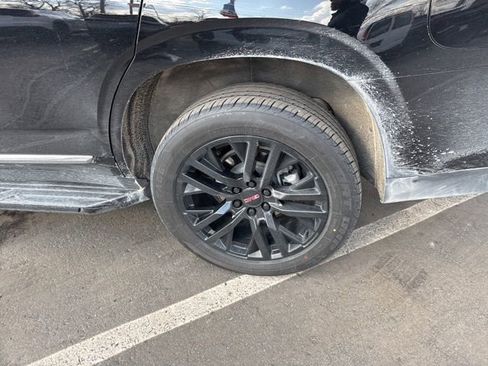 Used 2023 GMC Yukon SLT image 14