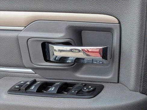 Used 2016 RAM 1500 Classic SLT image 11