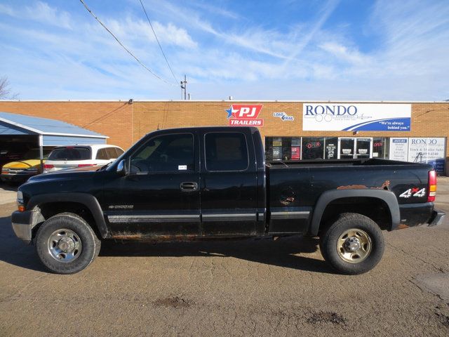 Used 2002 Chevrolet Silverado 2500 LT w/ Off-Road Skid Plate Pkg AWD/4WD image 2