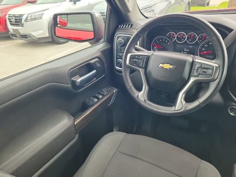Used 2022 Chevrolet Silverado 1500 LT AWD/4WD image 16