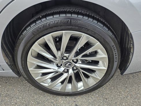 Used 2023 Lexus ES 350 w/ Accessory Package (Z1) FWD image 16