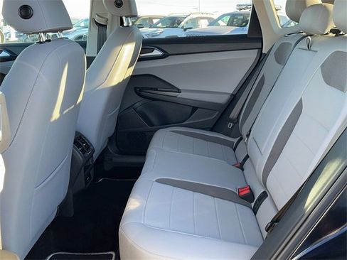 Used 2024 Volkswagen Taos SE image 14