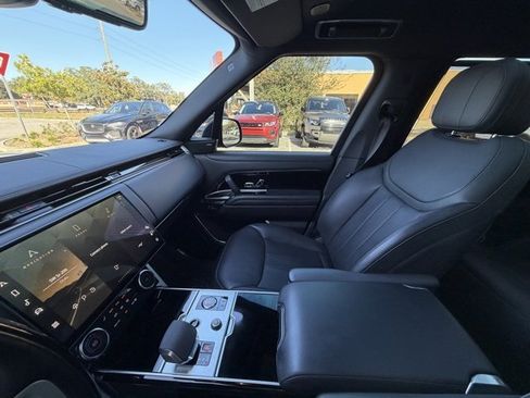Used 2023 Land Rover Range Rover Long Wheelbase SE image 19