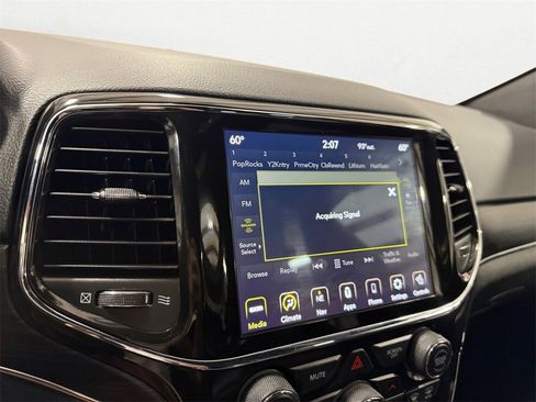 Used 2021 Jeep Grand Cherokee Limited image 21