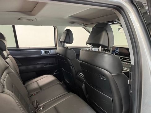 Used 2025 Hyundai Santa Fe Limited AWD/4WD image 14