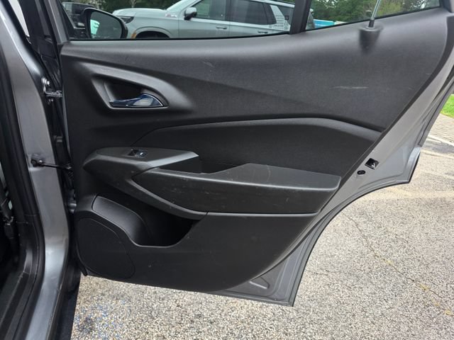 Used 2024 Chevrolet Trax RS FWD image 11