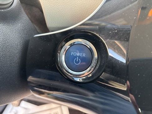 Used 2016 Toyota Prius Two image 20