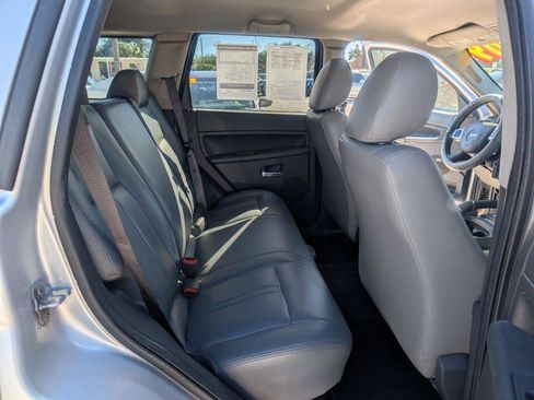 Used 2009 Jeep Grand Cherokee Laredo w/ Popular Equipment Group image 12