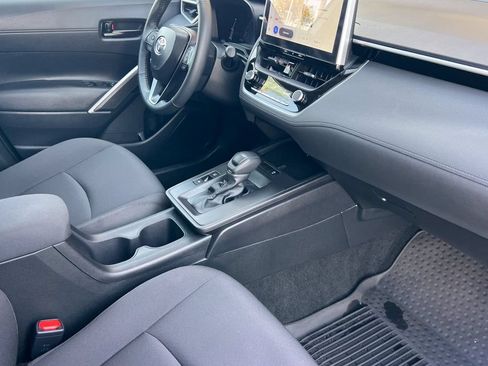 Certified 2026 Toyota Corolla Cross LE w/ Moonroof Package FWD image 19