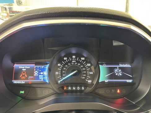 Used 2015 Ford Edge Titanium w/ Equipment Group 302A AWD/4WD image 17