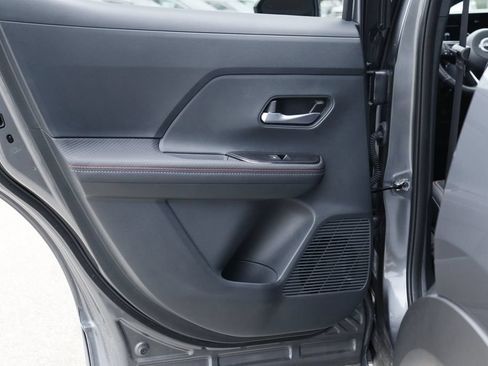 Used 2025 Nissan Kicks SR w/ SR Premium Package AWD/4WD image 29