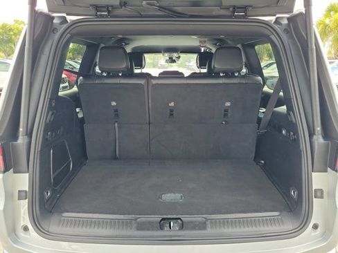 Used 2024 Jeep Wagoneer Series II w/ Flexible Seating Group RWD image 12