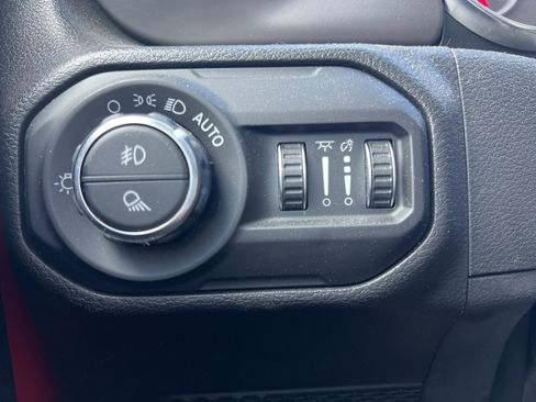 Used 2022 Jeep Gladiator Sport AWD/4WD image 16