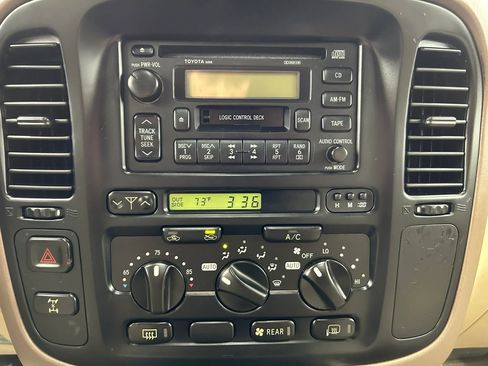 Used 1999 Toyota Land Cruiser image 17