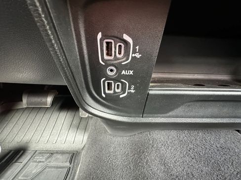 Used 2026 RAM 2500 Laramie AWD/4WD image 24