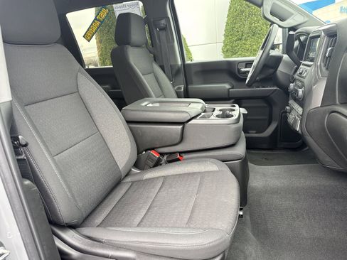 Used 2024 Chevrolet Silverado 2500 Custom w/ Custom Value Package image 16