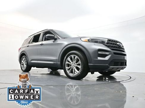 Used 2022 Ford Explorer XLT w/ Equipment Group 202A image 30