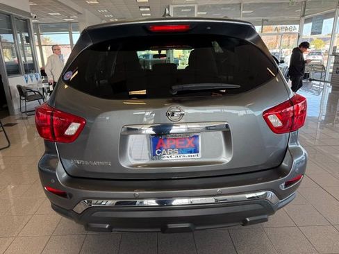 Used 2020 Nissan Pathfinder S image 4