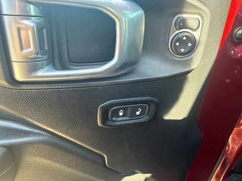 Used 2021 Jeep Wrangler Sport AWD/4WD image 18