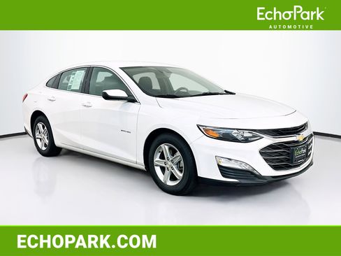 Used 2024 Chevrolet Malibu LT FWD image 1