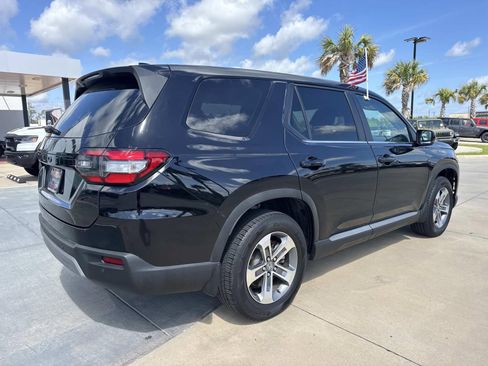 Used 2025 Honda Pilot EX-L image 7