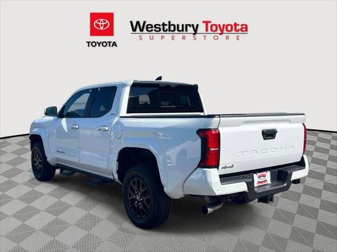 Certified 2025 Toyota Tacoma SR5 w/ SR5 Upgrade Package AWD/4WD image 9