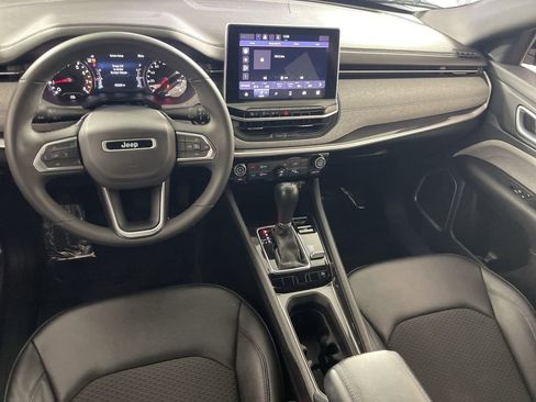 Used 2024 Jeep Compass Latitude image 21