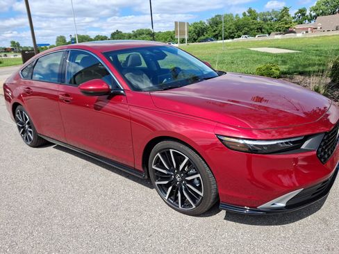 Used 2023 Honda Accord Touring image 5