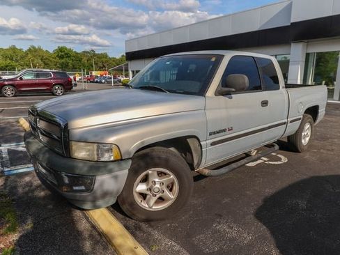 Used 1999 Dodge Ram 1500 Truck 2WD Quad Cab image 2