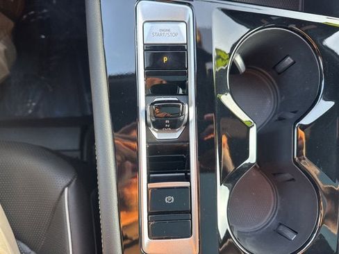 Used 2024 Volkswagen Atlas Cross Sport SEL Premium R-Line image 22