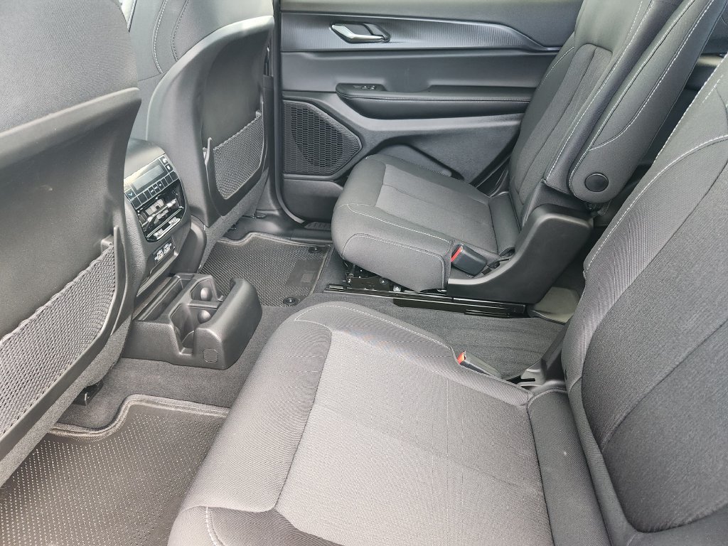 New 2025 Jeep Grand Cherokee L Laredo w/ Luxury Tech Group I AWD/4WD image 20
