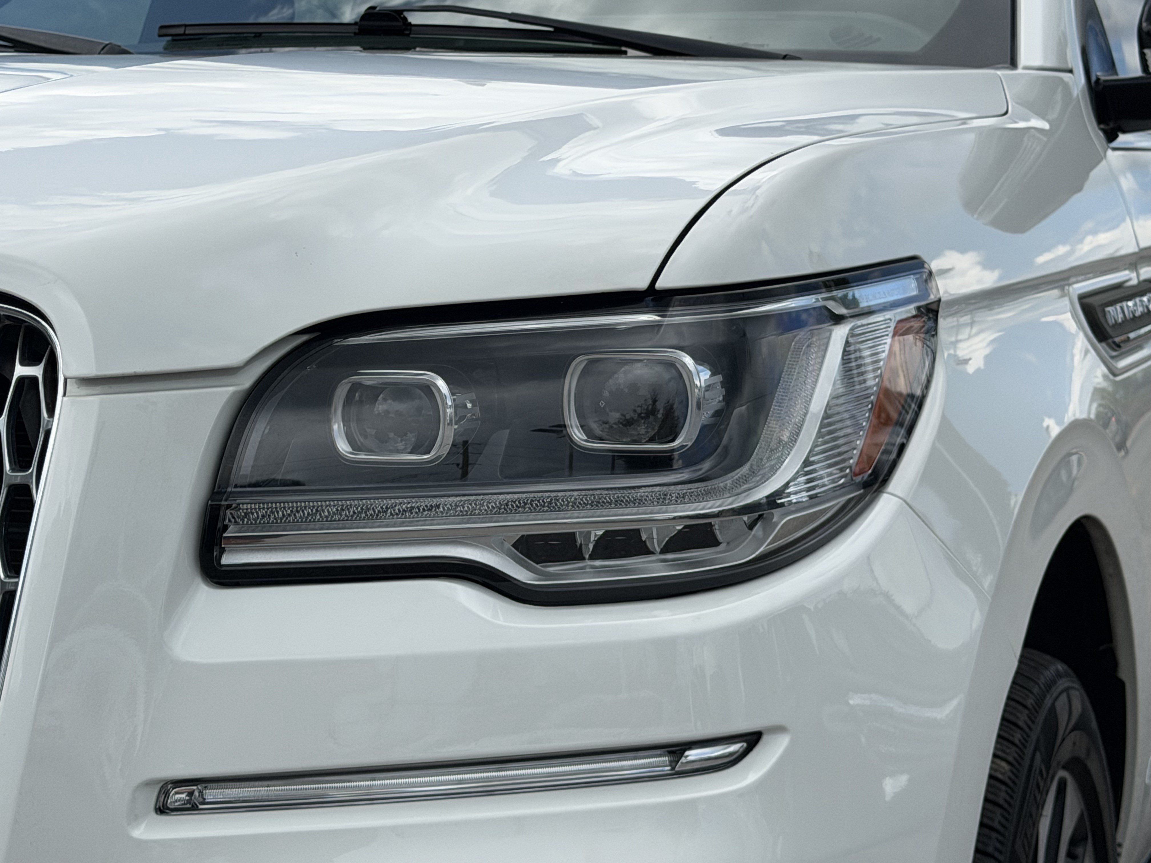 Used 2023 Lincoln Navigator L Reserve RWD image 6
