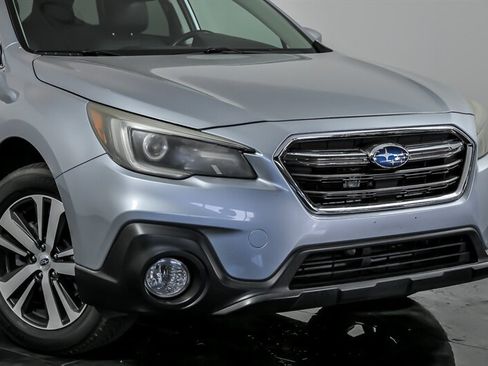 Used 2018 Subaru Outback 2.5i Limited AWD/4WD image 2