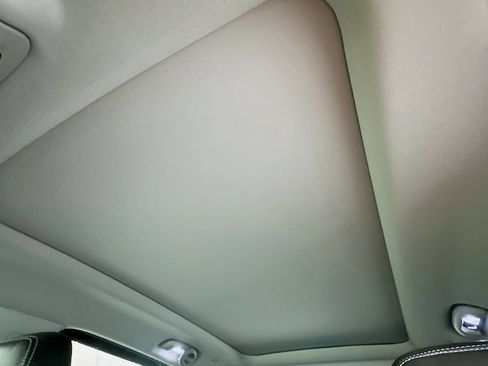 Used 2022 GMC Terrain SLT w/ Tech Package FWD image 23