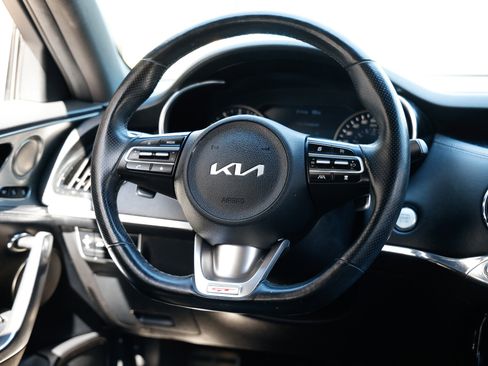 Used 2022 Kia Stinger GT2 image 31