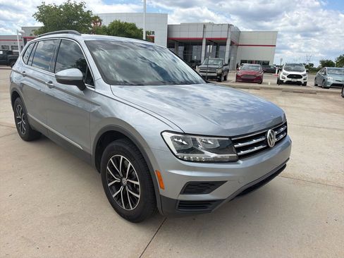 Used 2021 Volkswagen Tiguan SE FWD image 3