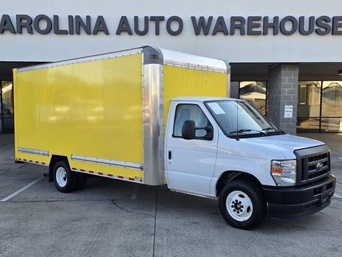 Used 2024 Ford E-350 and Econoline 350 Super Duty w/ Driver's Safety Package image 2