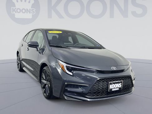 Used 2025 Toyota Corolla SE image 10