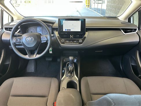 Used 2025 Toyota Corolla LE image 31