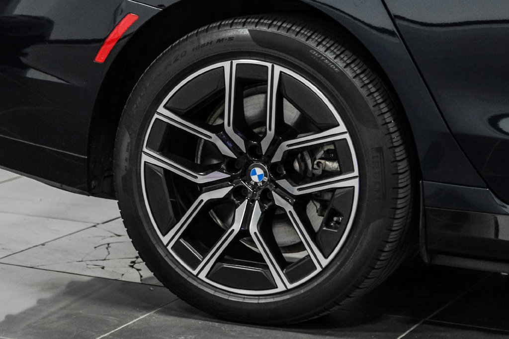 Used 2024 BMW i7 xDrive60 AWD/4WD image 56