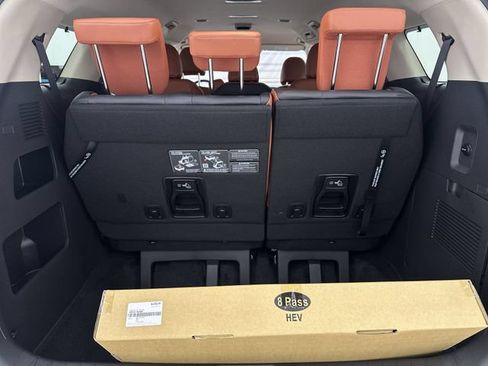 New 2026 Kia Carnival EX FWD image 21