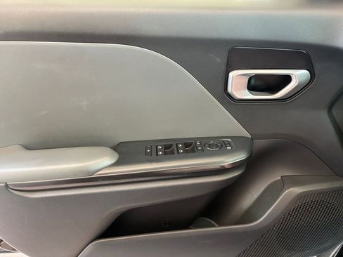 Used 2025 Kia K4 FWD image 18